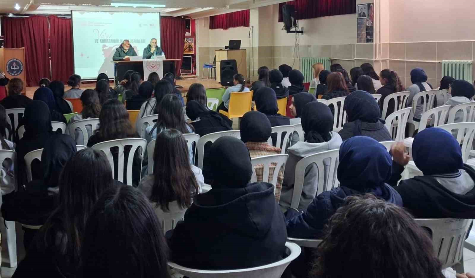 Bayburt’ta öğrencilere Şehit Serkan Saka’nın vatan sevgisi anlatıldı
