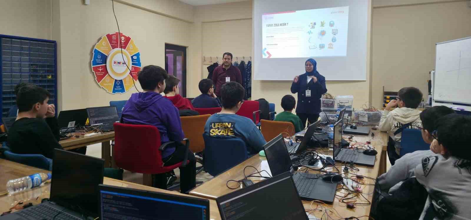 Bayburt’ta öğrencilere yapay zekanın işleyişi anlatılarak eğitim verildi
