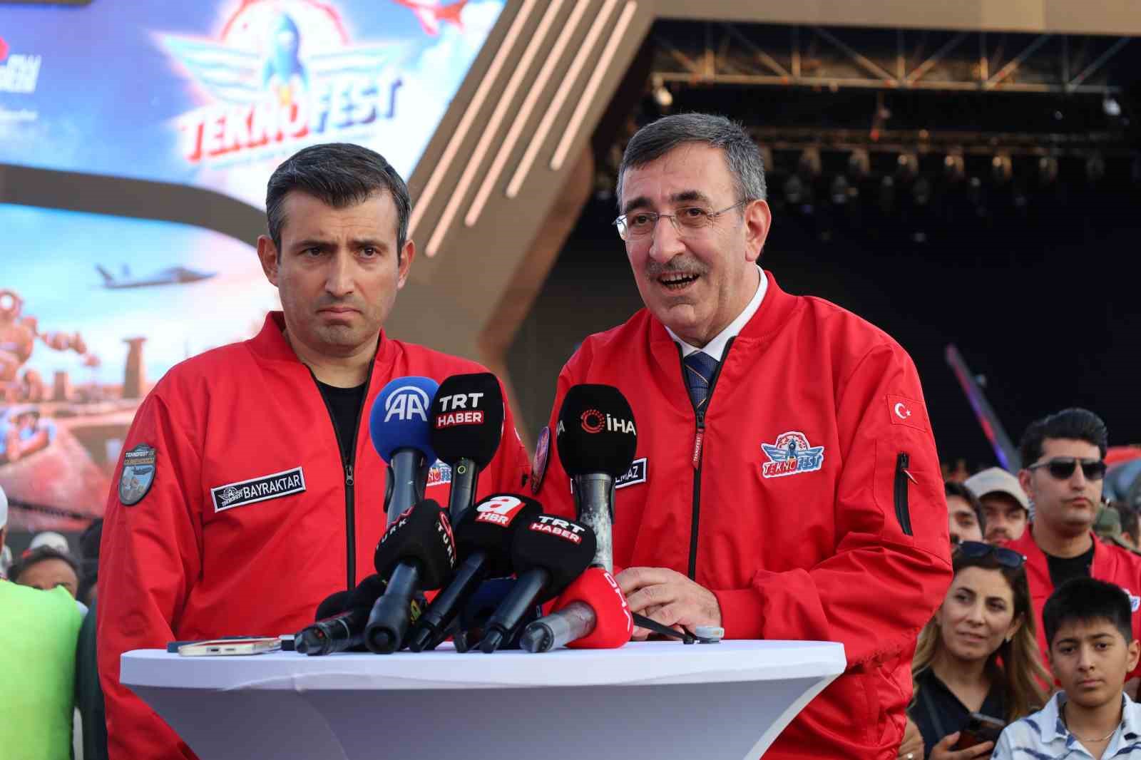 Bayraktar ve Cumhurbaşkanı Yardımcısı Yılmaz’dan ortak basın açıklaması
