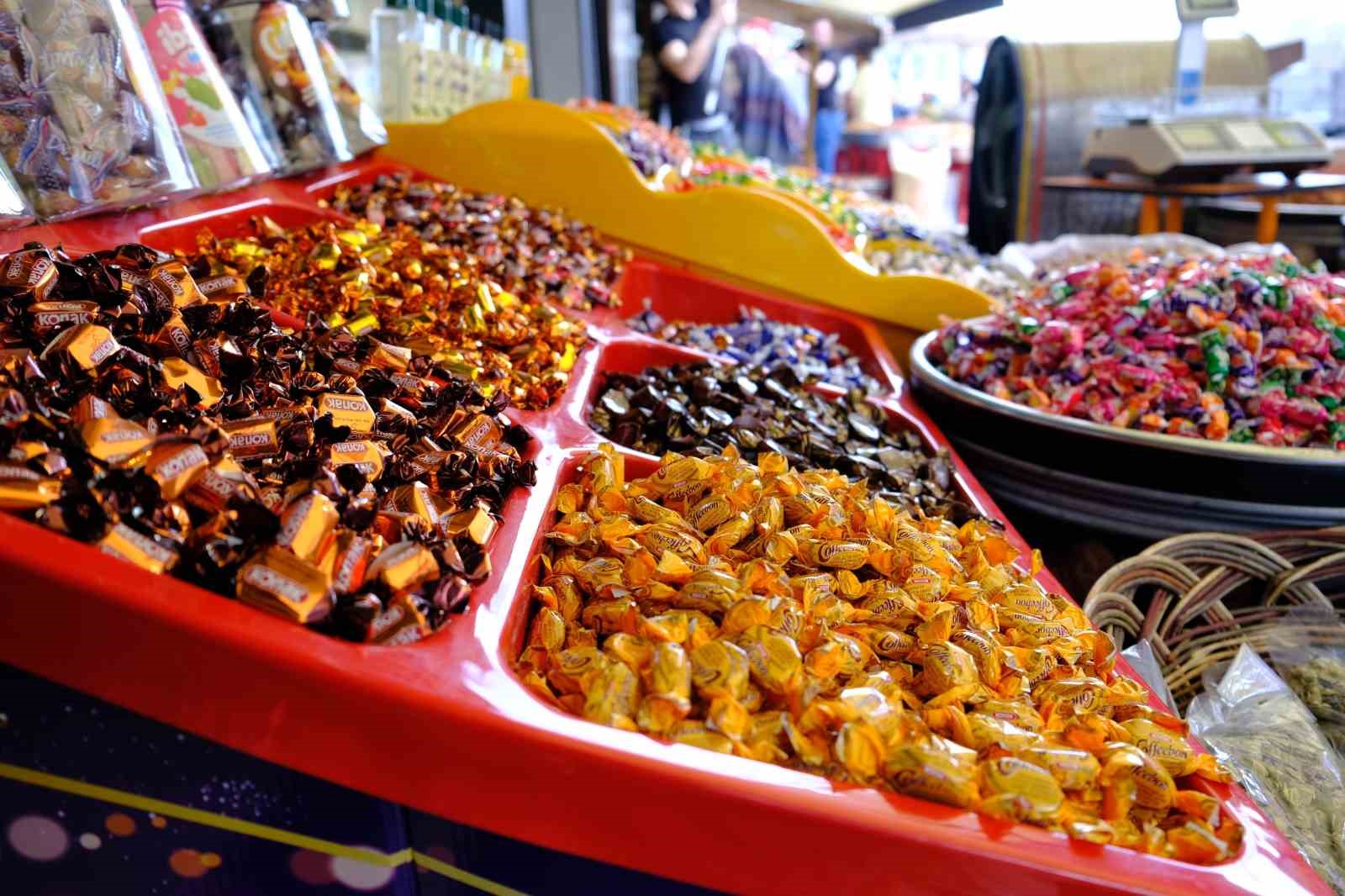 Bayram şekerleri tezgahları renklendirdi
