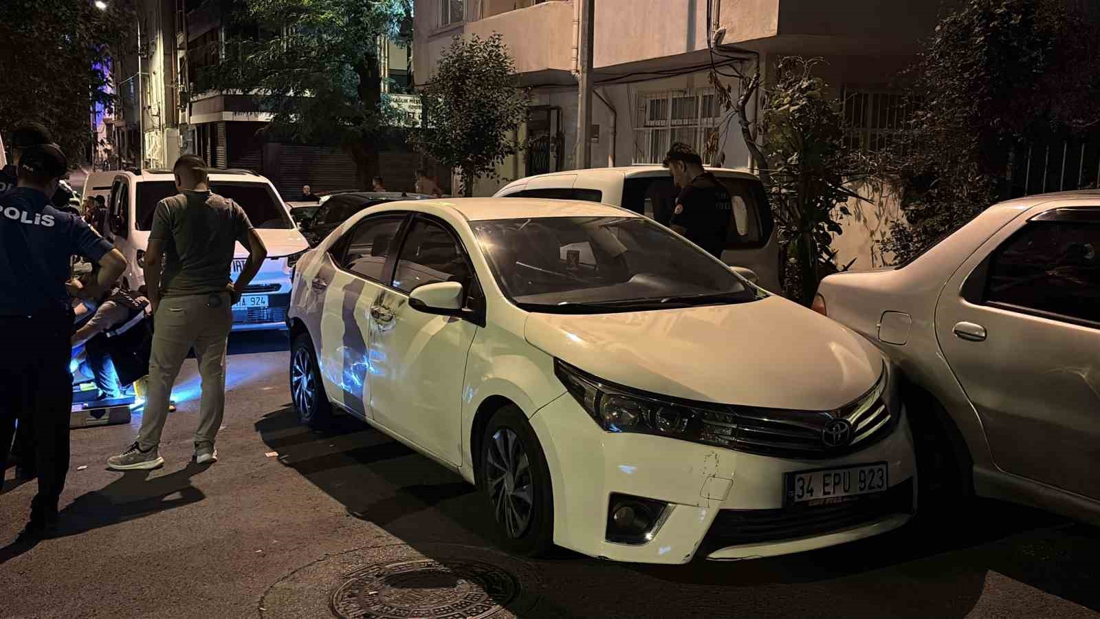 Bayrampaşa’da polisin ’dur’ ihtarına uymayan otomobil kaza yaptı: 1 gözaltı
