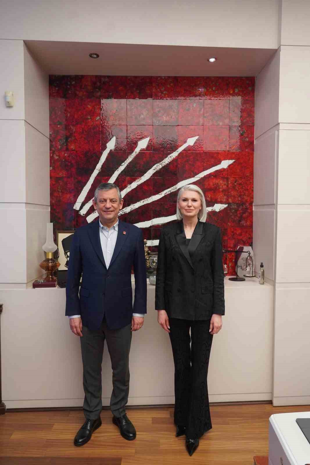 Belediye Başkanı Subaşı Genel Başkan Özgür Özel ile bir araya geldi
