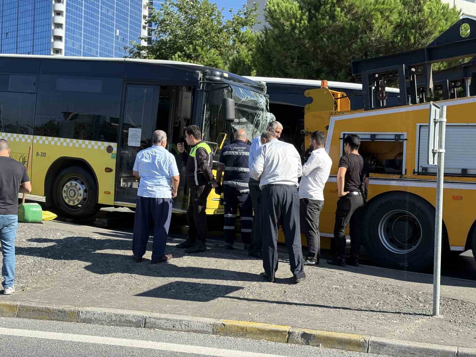 Beşiktaş’ta İETT otobüsüyle iş makinesi çarpıştı:1’i ağır 5 yaralı
