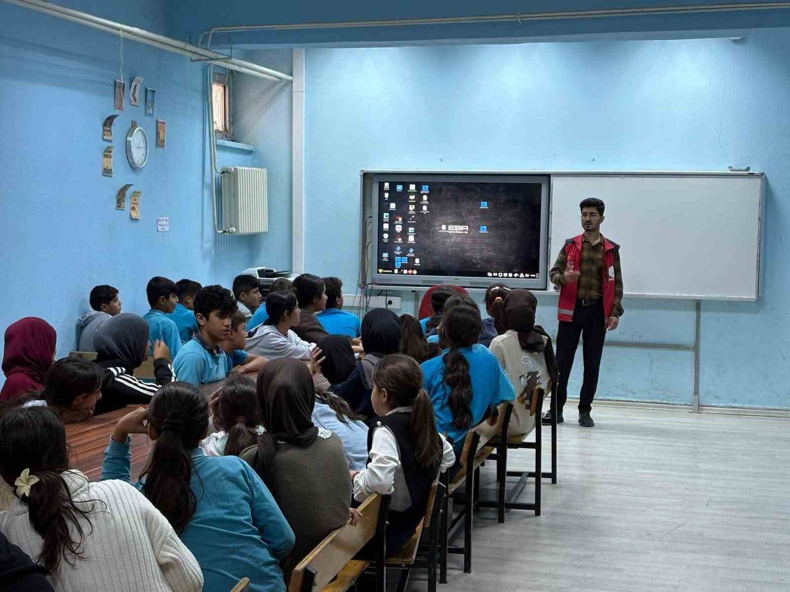 Besni’de kumar bağımlılığı ve teknoloji kullanımına karşı farkındalık eğitimi
