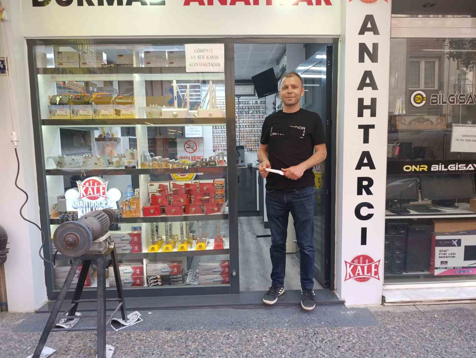 Bıçak bileme ustalarının mesaisi sürüyor
