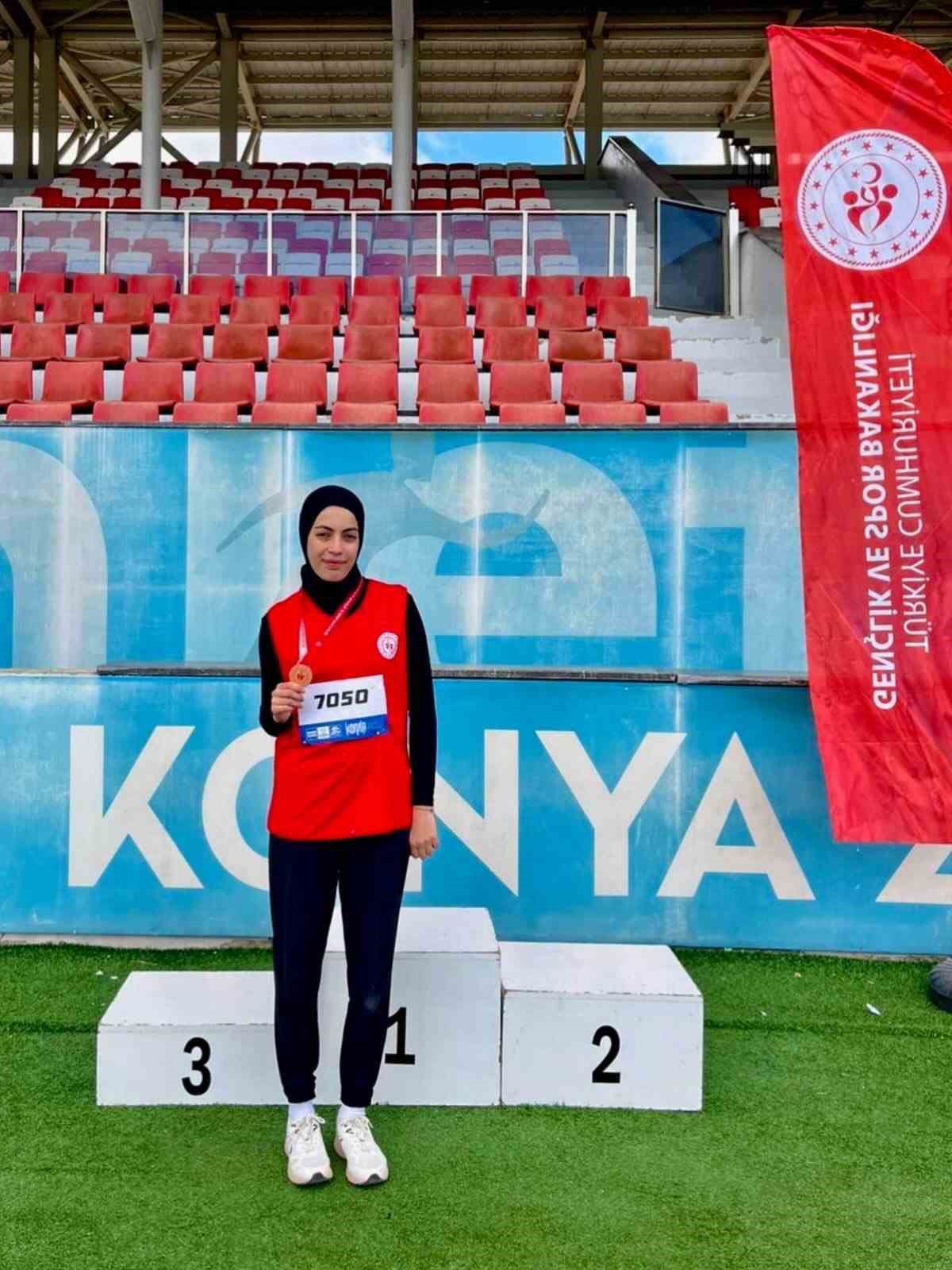 Bilecikli atletizm sporcusu Türkiye 3’üncüsü oldu
