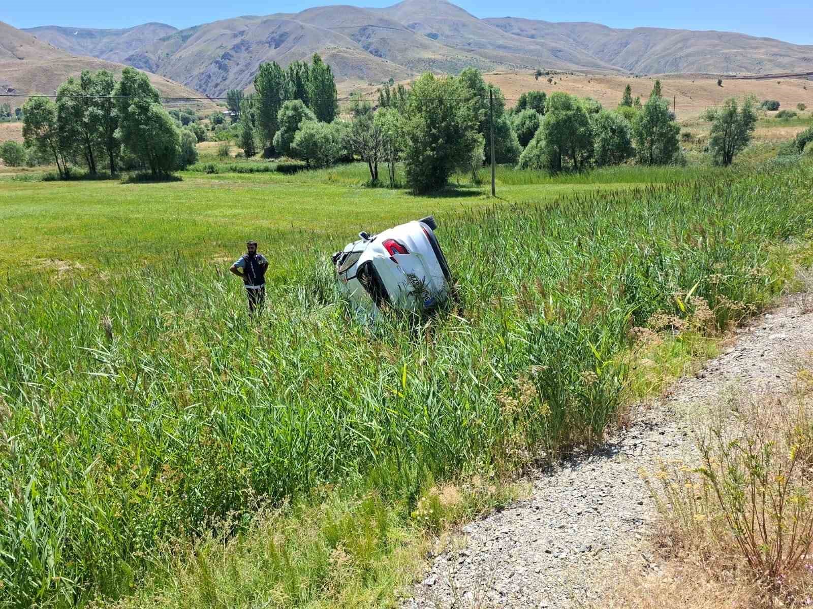 Bingöl’de otomobil takla attı: 4 yaralı
