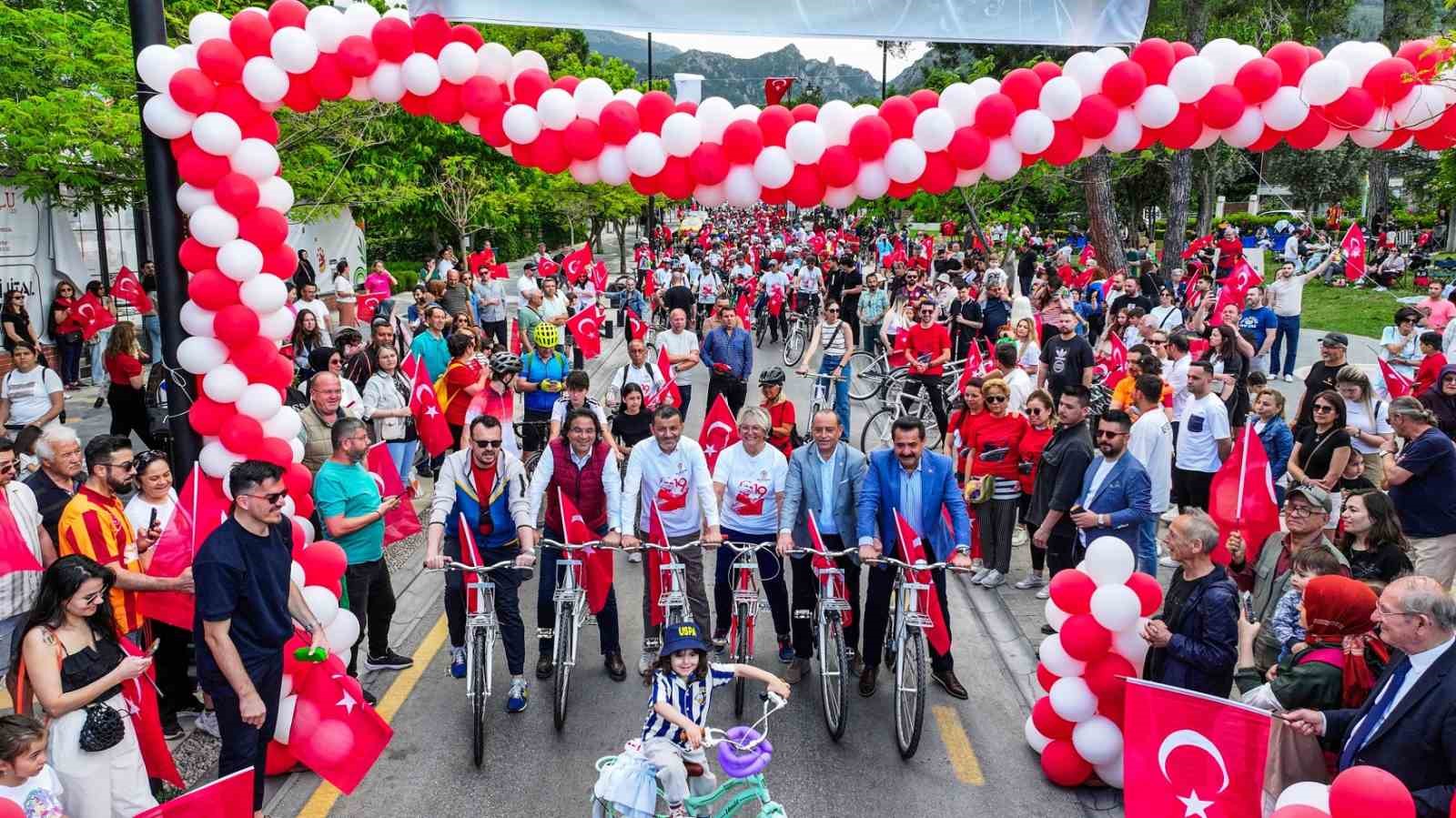 Bisiklet tutkunları pedallar 19 Mayıs için çevrilecek
