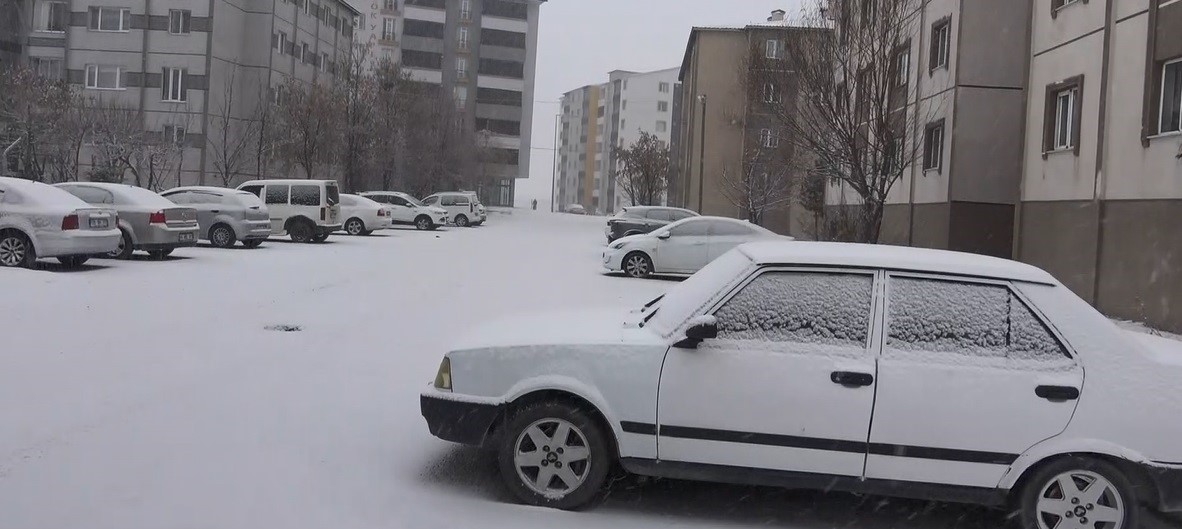 Bitlis’te kar yağışı
