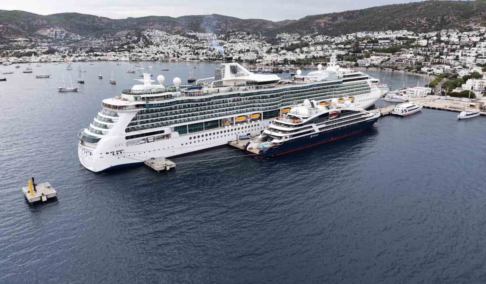 Bodrum Limanı’nda kruvaziyer hareketliliği: 