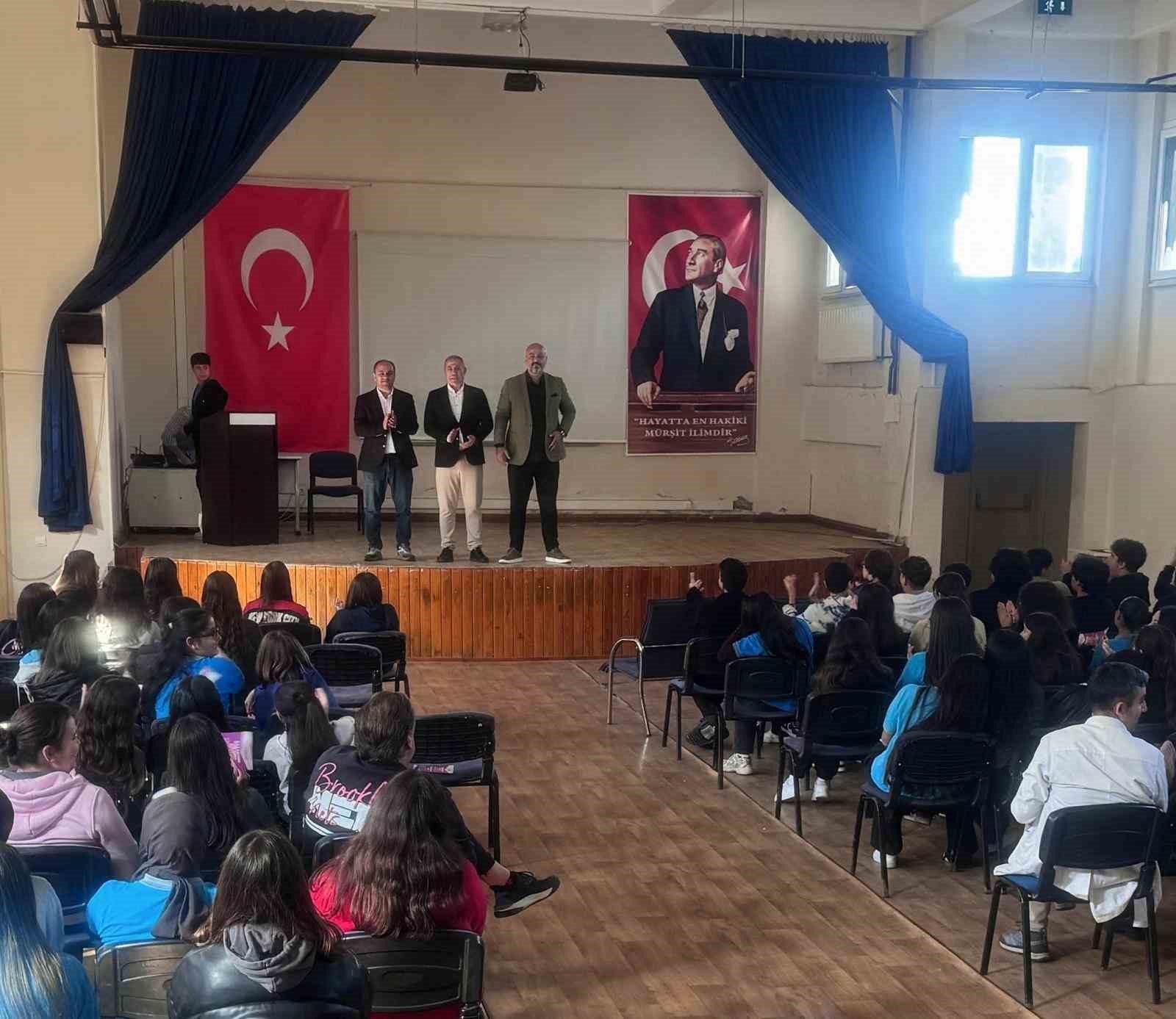 Bodrum’da öğrenciler yazarla buluştu
