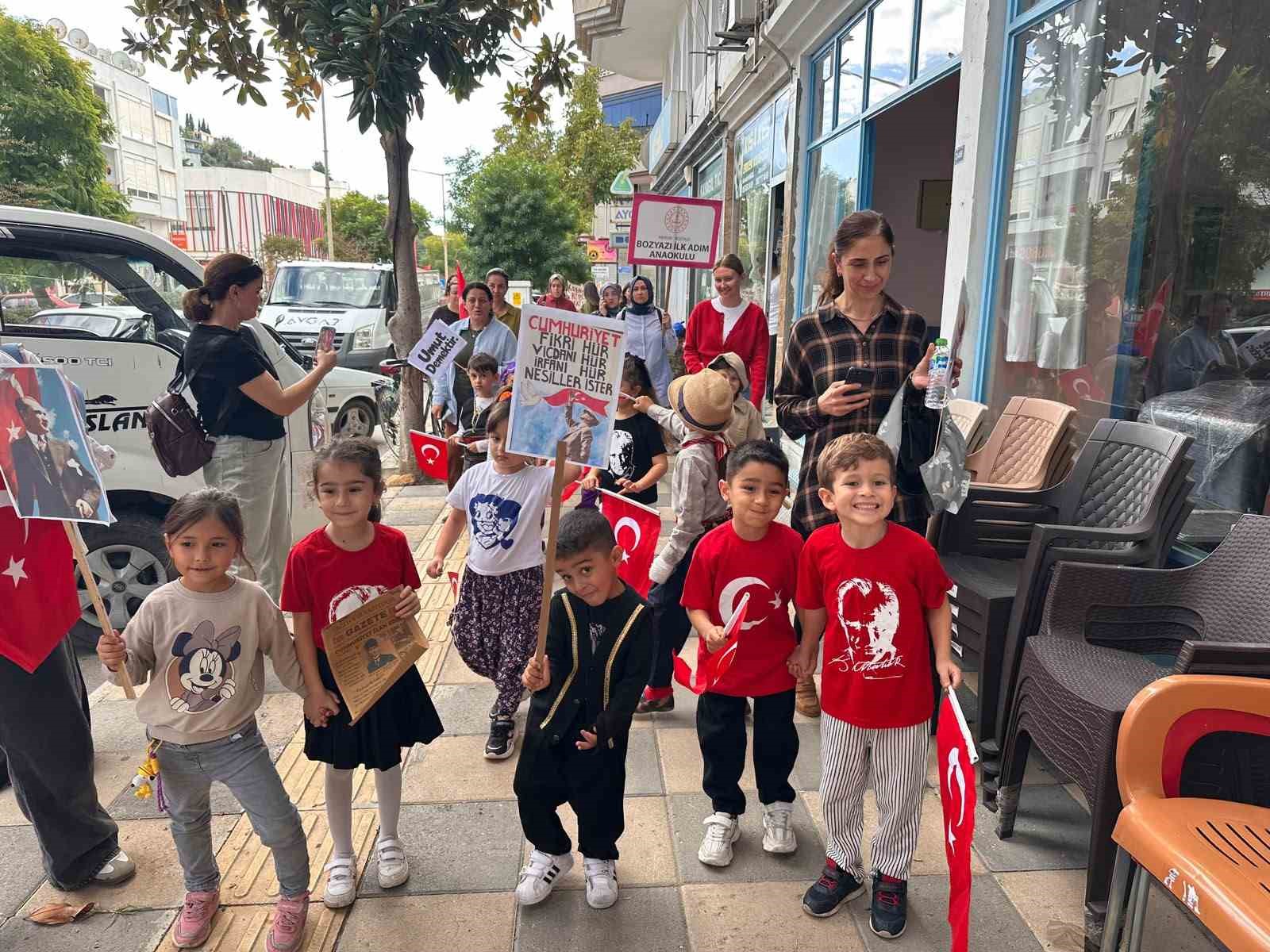 Bozyazı’da miniklerden cumhuriyet coşkusuna anlamlı yürüyüş
