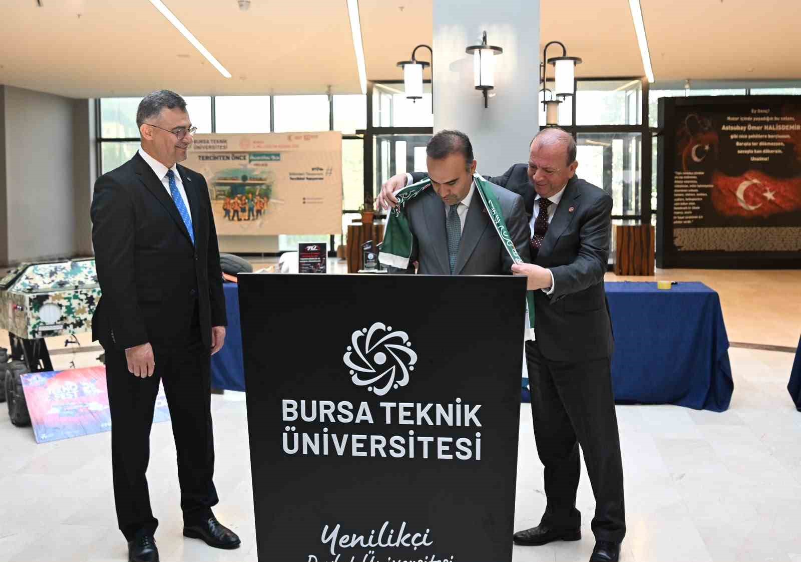 BTSO Başkanı Matlı’dan Bakan Kacır’a Bursaspor atkısı
