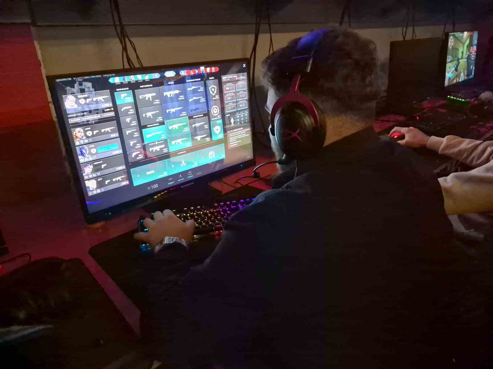 "Bulut oyunculuğu internet kafeler için tehdit değil"
