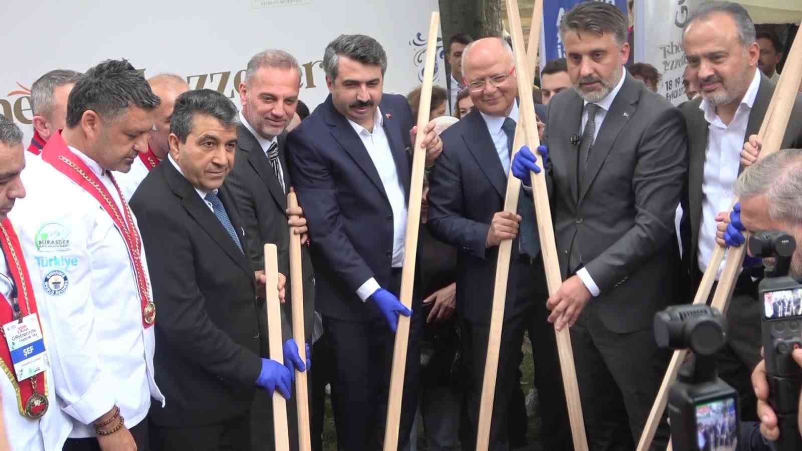 Bursa Gastronomi Festivali ‘Fetheden Lezzetler’ temasıyla başladı
