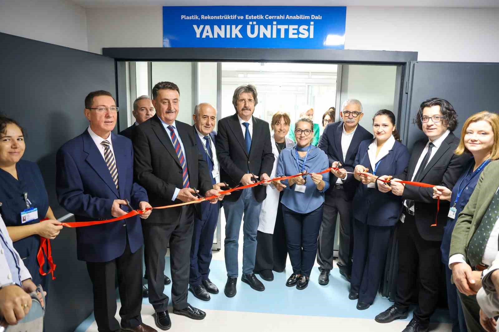 BUÜ Hastanesi’nin yenilenen Yanık Ünitesi hizmete açıldı
