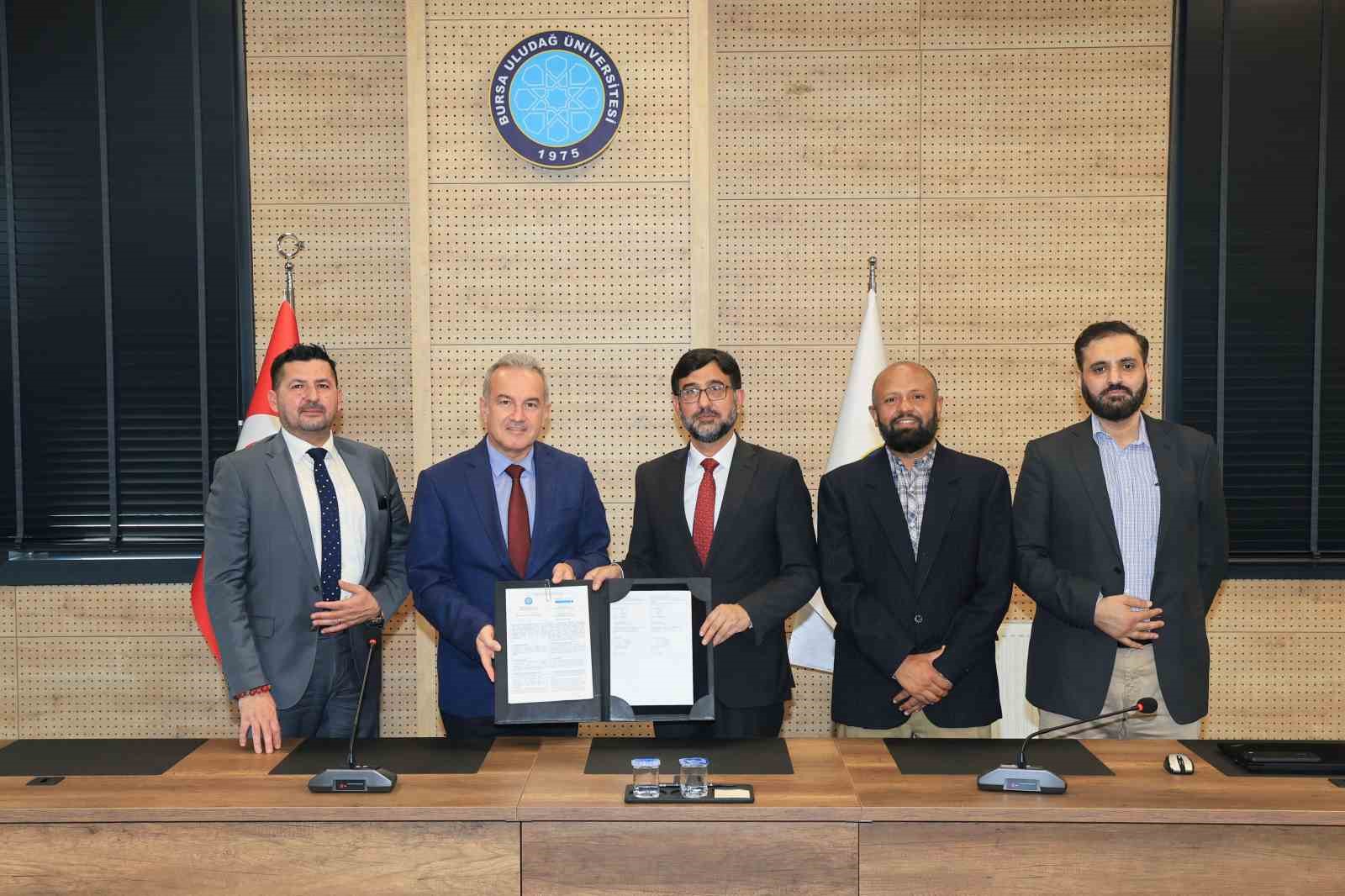 BUÜ, Pakistan üniversitesine akademik destek verecek

