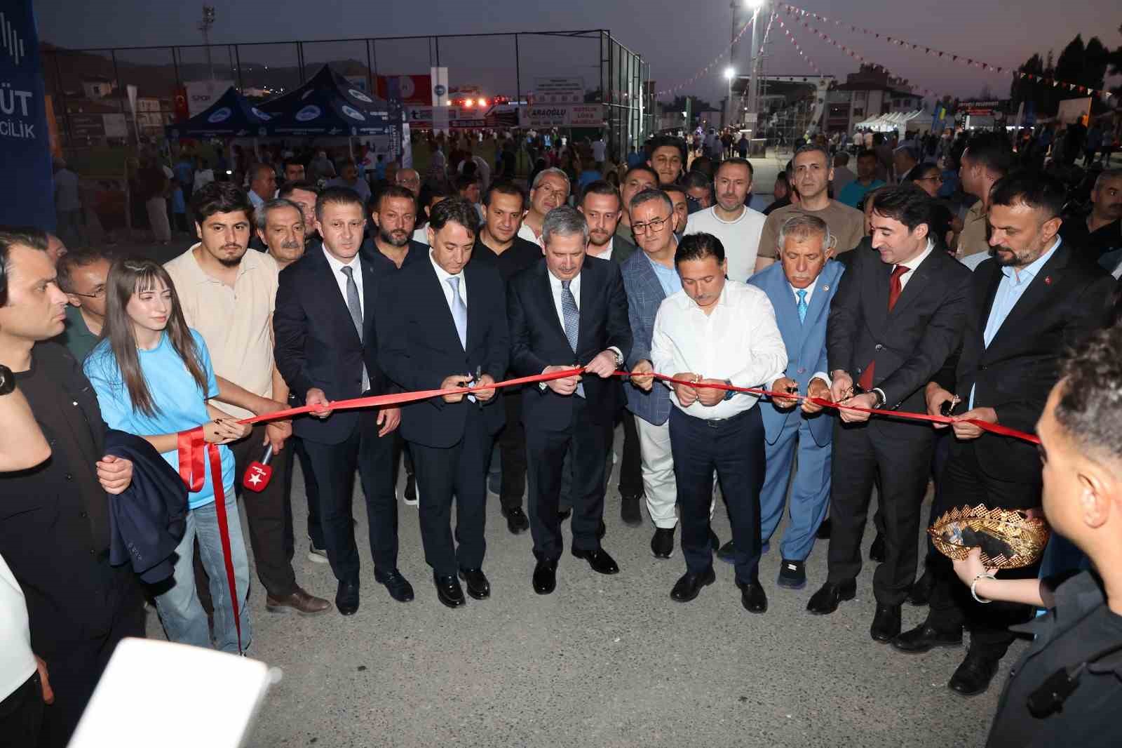 Büyükşehir Belediyesi Spor A.Ş., Âşık Seyrani Festivali’nde miniklerin neşesine ortak oldu

