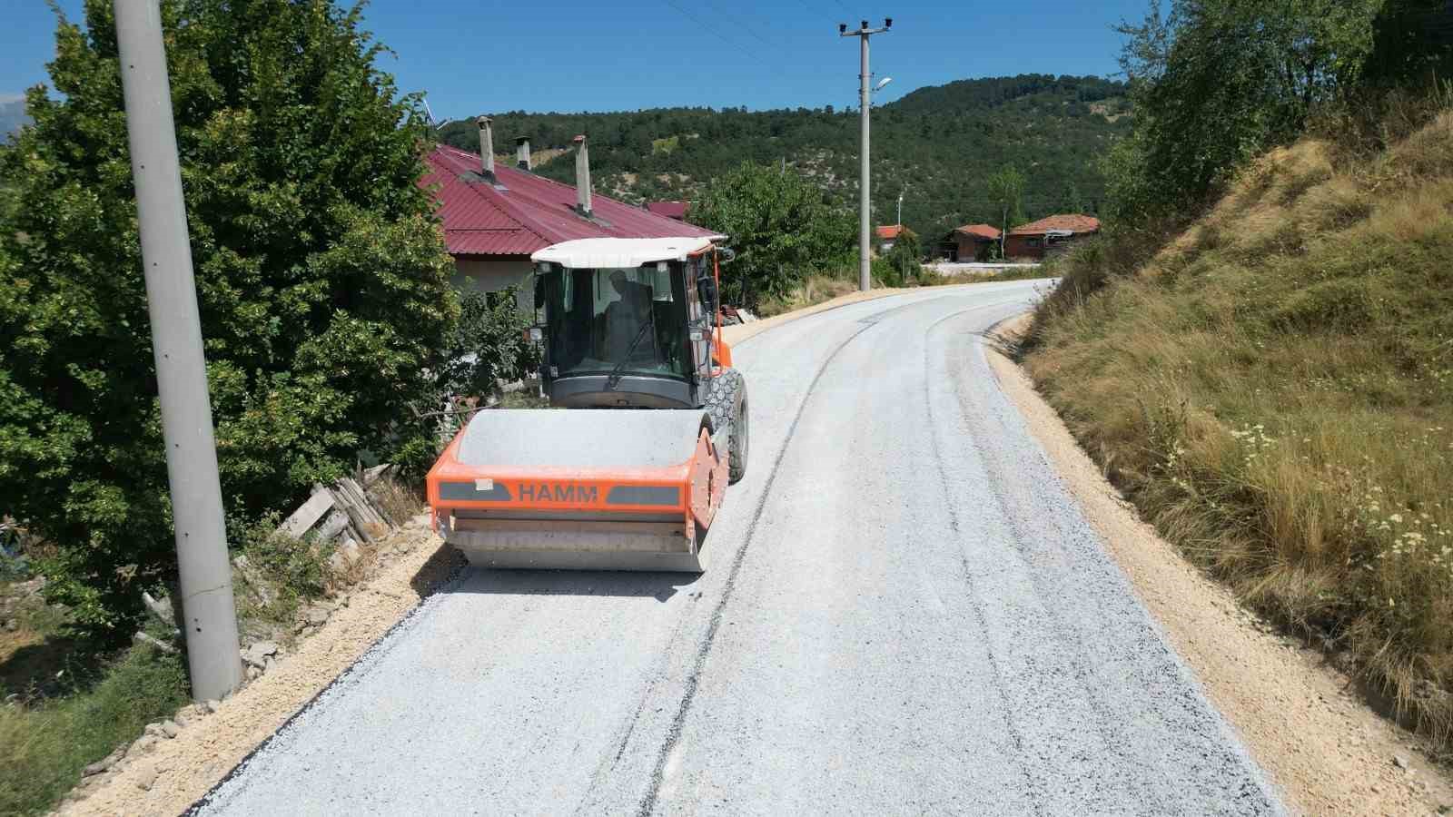 Büyükşehir Keles’te ulaşım kalitesini artırıyor
