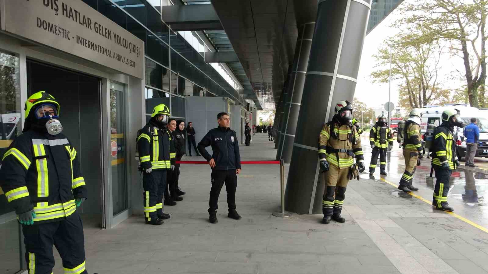 Çanakkale Havalimanı’nda gerçeği aratmayan KBRN tatbikatı
