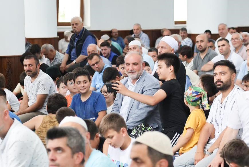 Canik’te camiler çocuklarla doldu taştı
