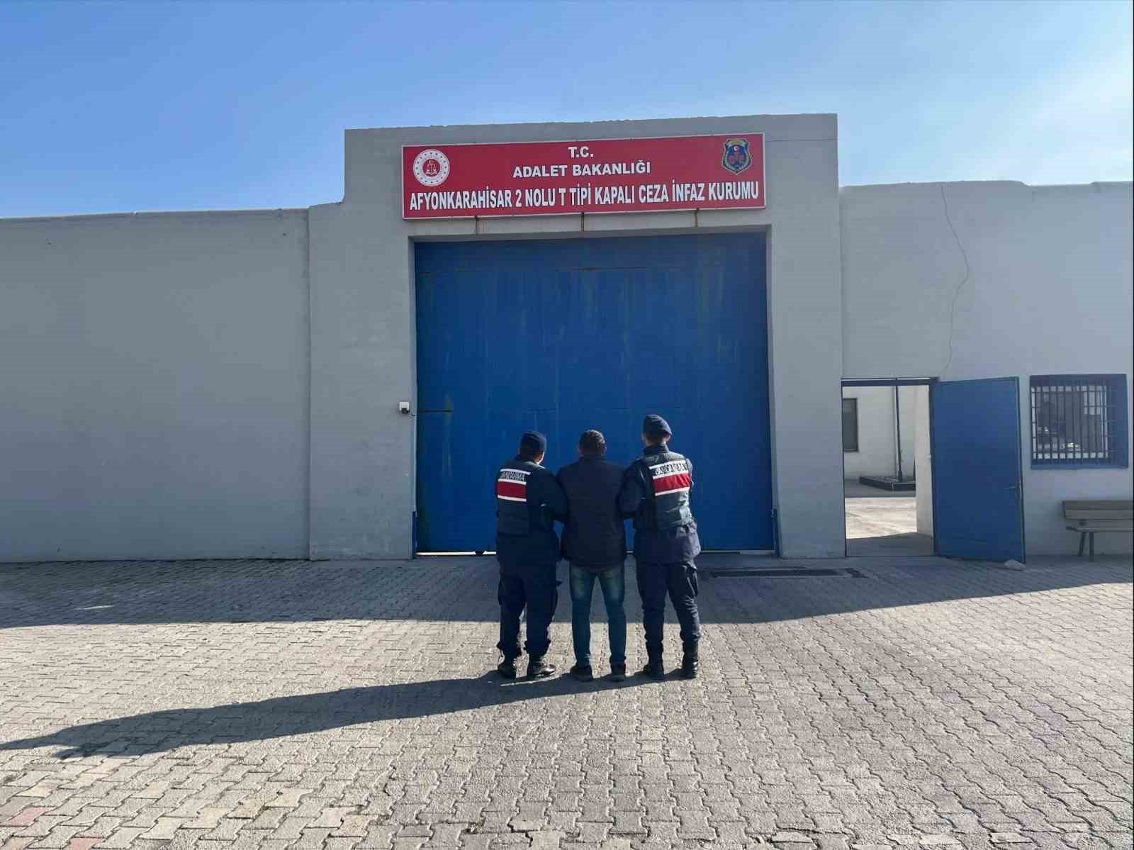 Çeşitli suçlardan aranan 12 kişi tutuklandı
