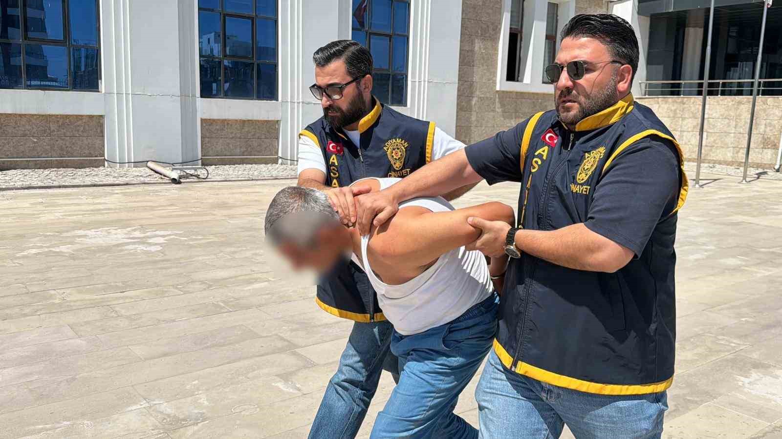 Cinayet zanlısı adliyeye sevk edildi
