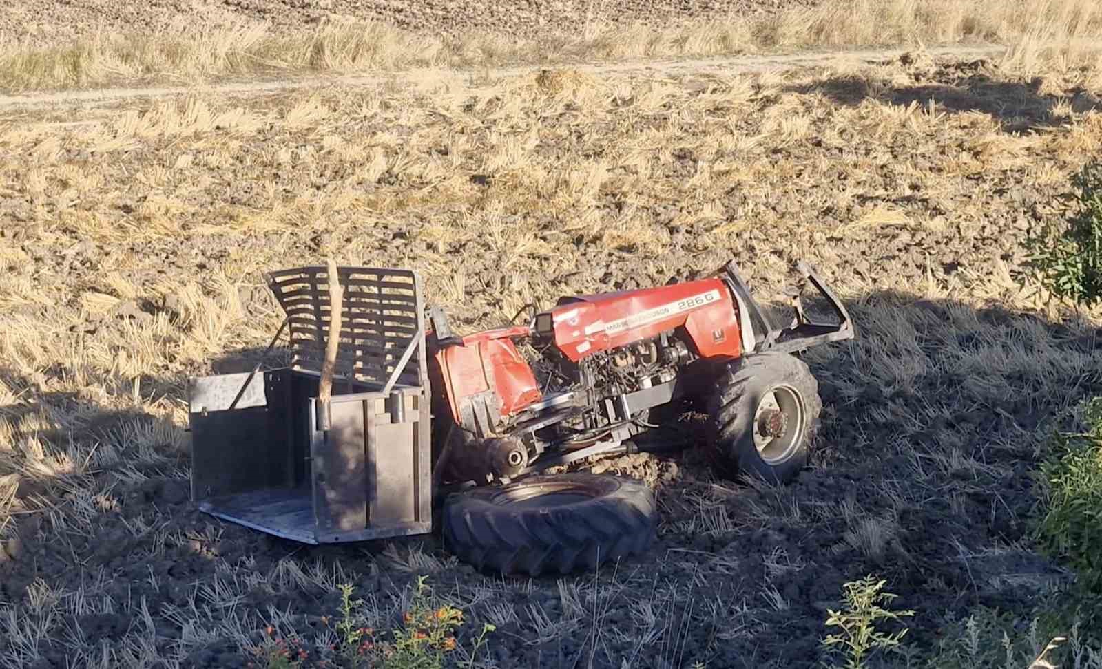Çorum’da minibüsün çarptığı traktör şarampole yuvarlandı: 1 ölü, 1 yaralı
