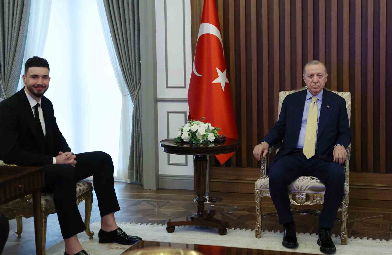 Cumhurbaşkanı Erdoğan, Alperen Şengün’ü kabul etti
