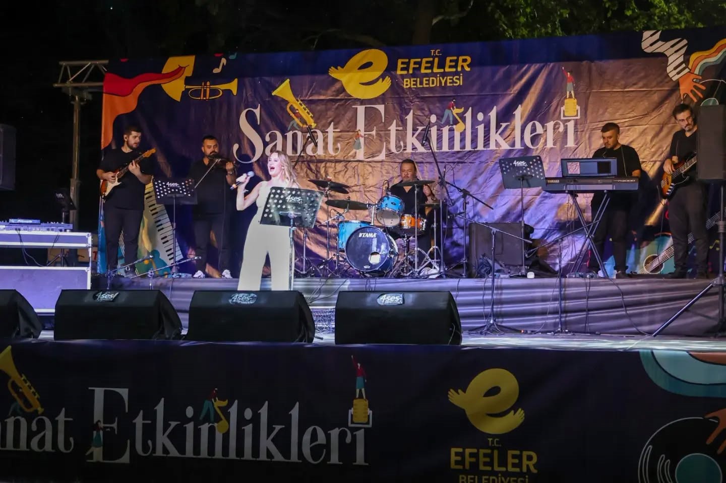 Cumhuriyet Bayramı Efeler’de dolu dolu kutlanacak
