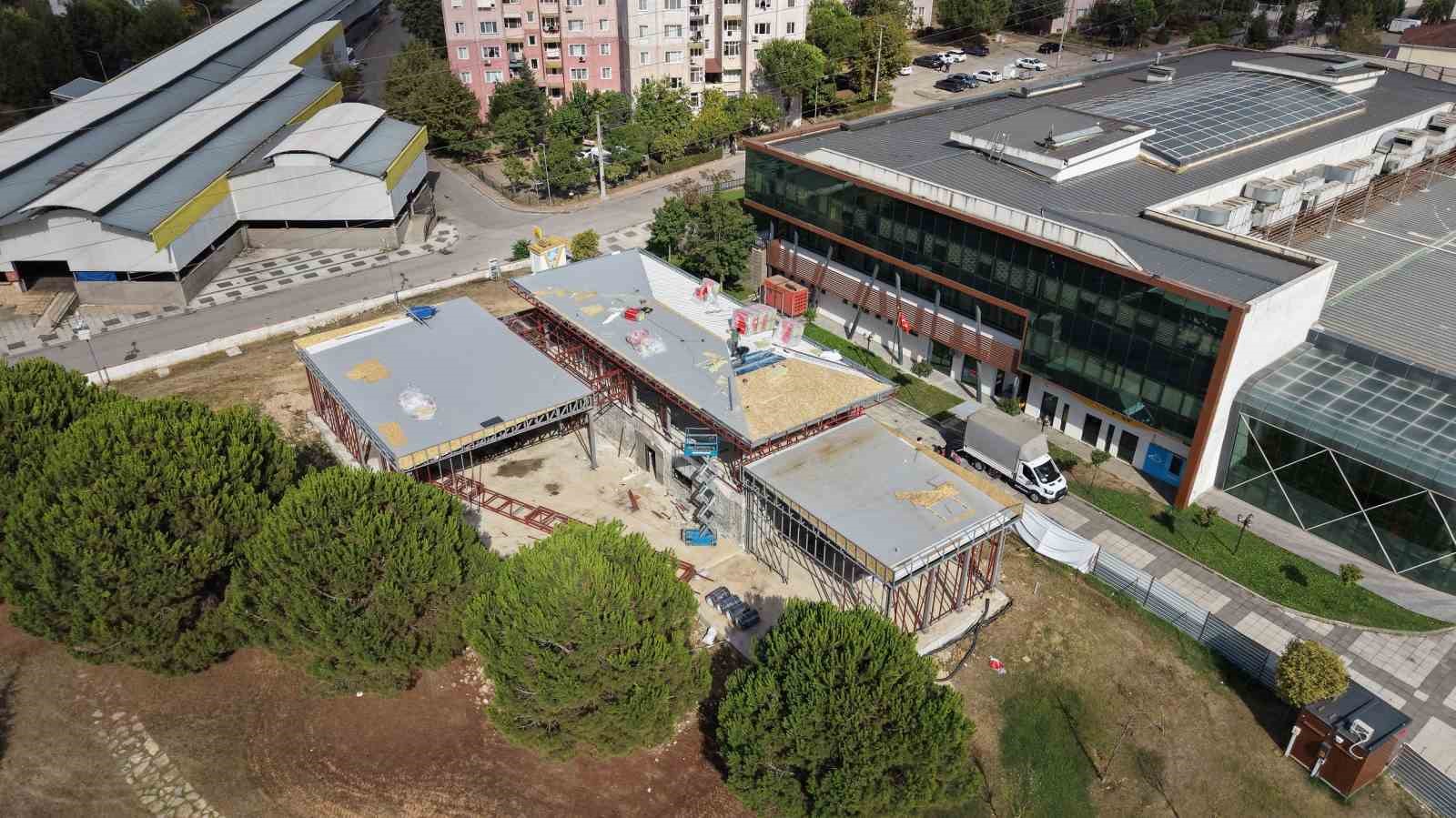 Cumhuriyet Mahallesi’nin kitap kahvesi hızla yükseliyor
