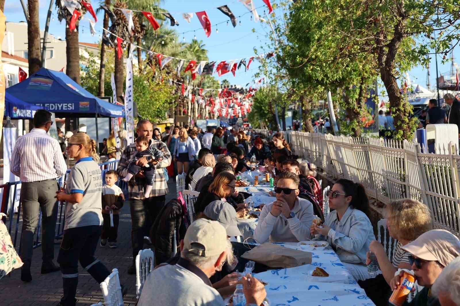 Cumhuriyet Sofrası Marmarislileri bir araya getirdi
