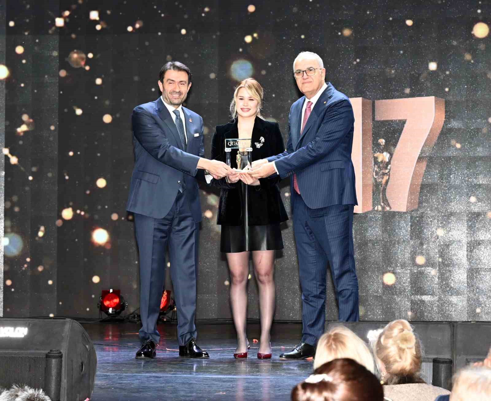 Defne Kurt yılın sporcusu seçildi
