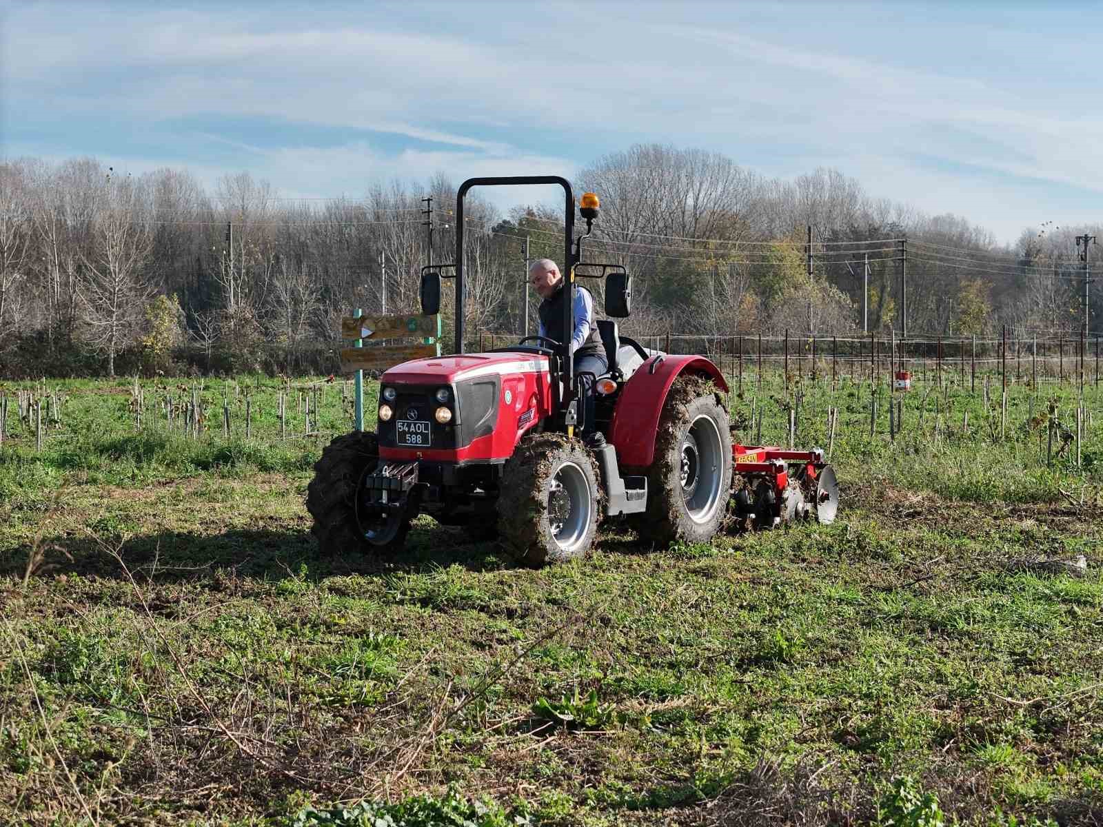 Dekan, öğrencilerin eğitimi için direksiyon başına geçti
