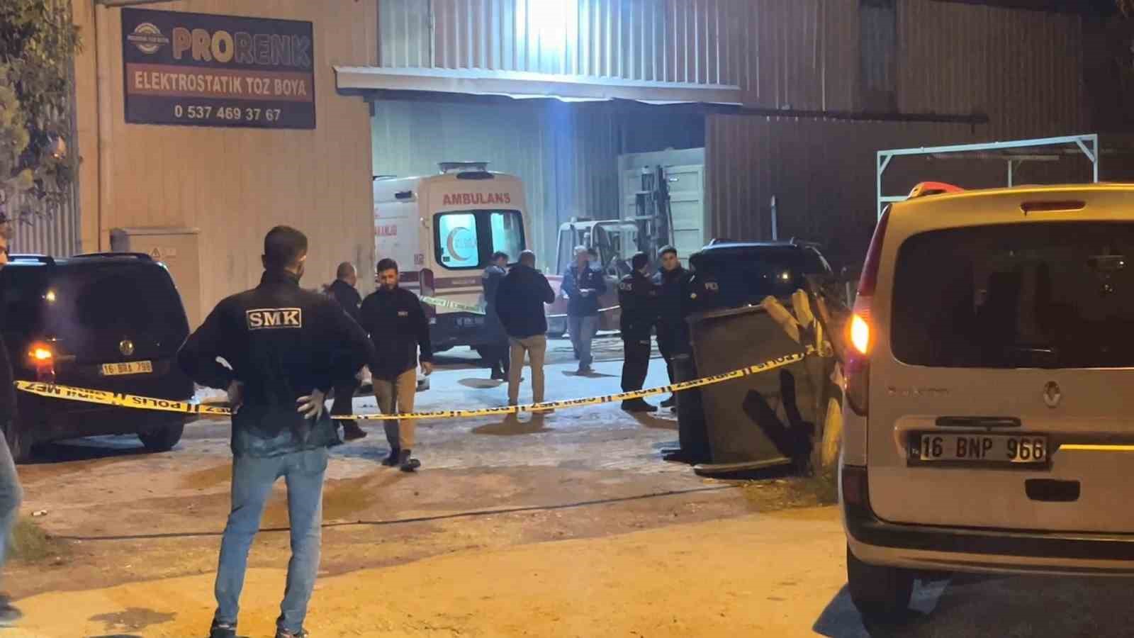 Demir bloğun altında kalan 24 yaşındaki genç hayatını kaybetti
