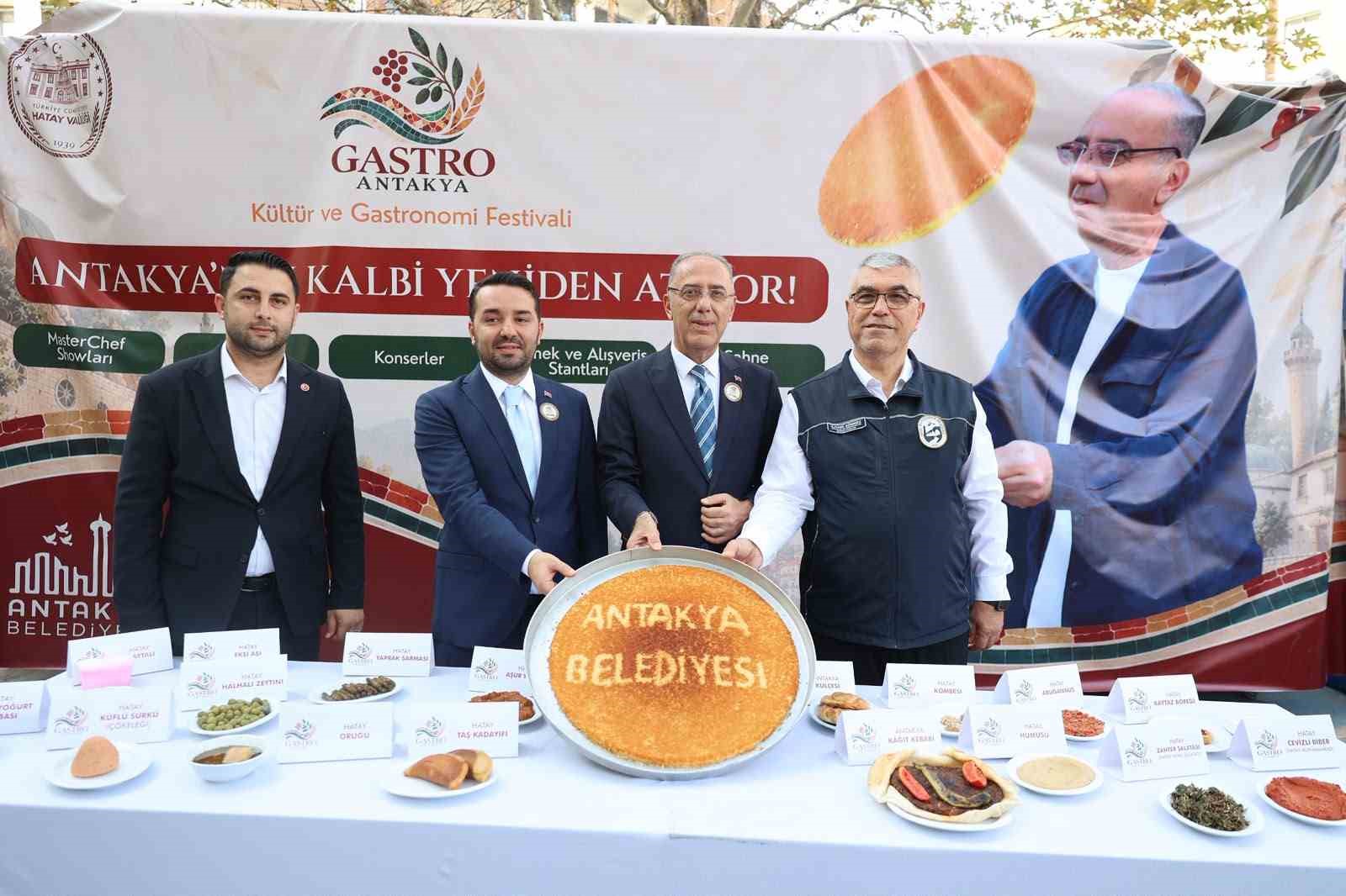 Depremin ardından yeniden inşa edilen Antakya’yı damak çatlatan lezzetlerin kokusu sardı
