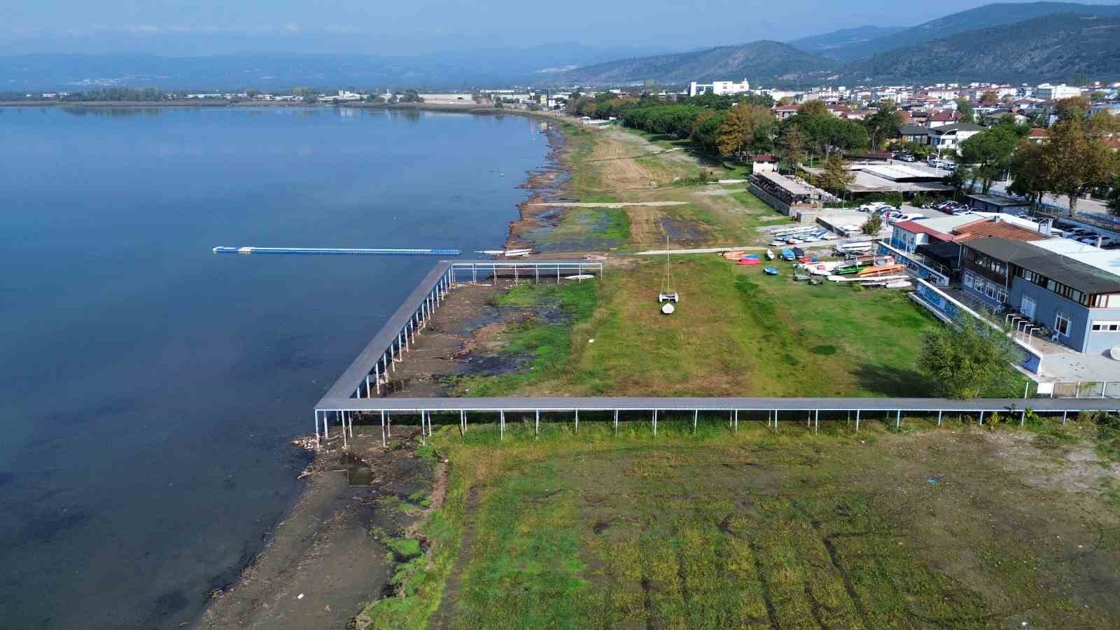 Dereler taştı, barajlar doldu, İznik Gölü çekilmeye devam ediyor
