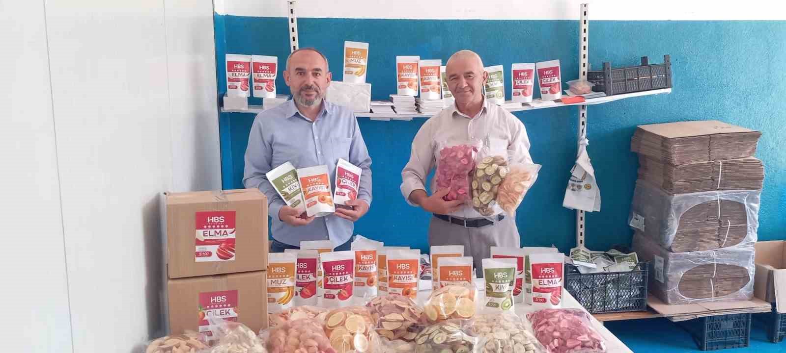 Develi’de kurutulan meyveler yıl boyu tüketiliyor
