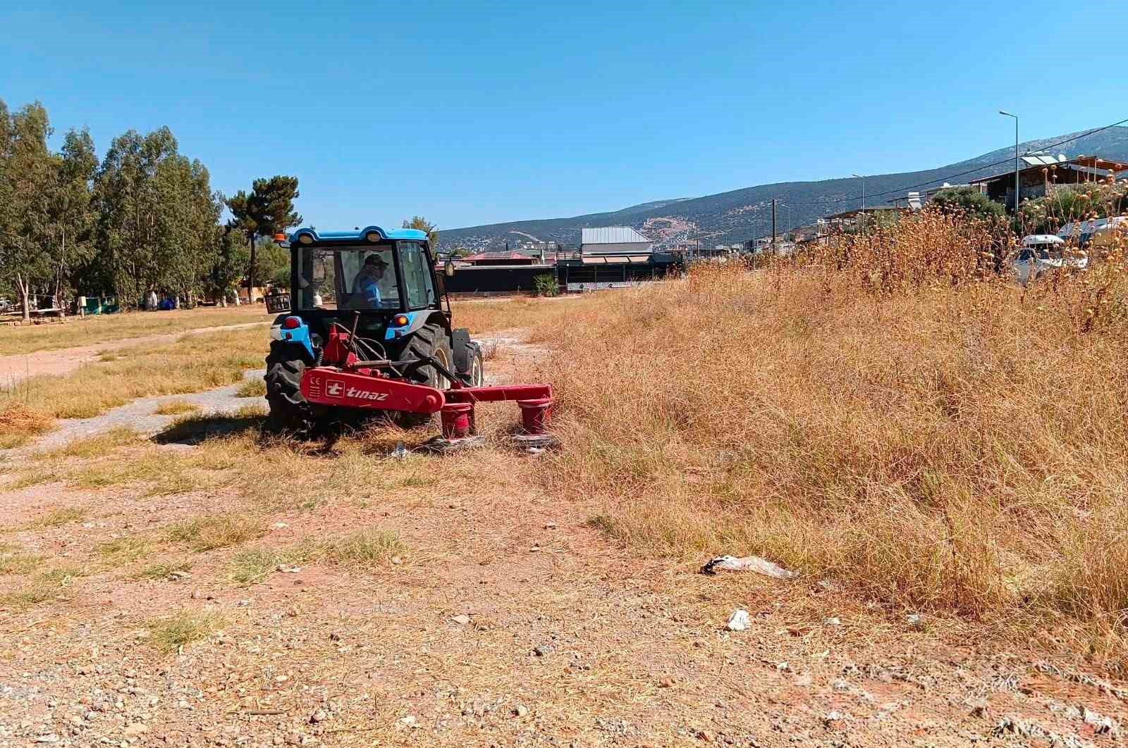 Didim Belediyesi kent genelindeki bakım çalışmalarını aralıksız sürdürüyor

