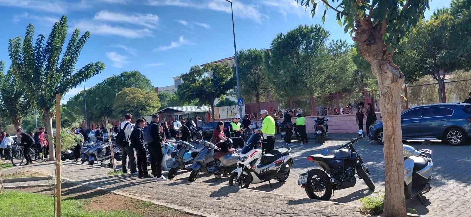 Didim emniyeti denetimlerini sürdürüyor
