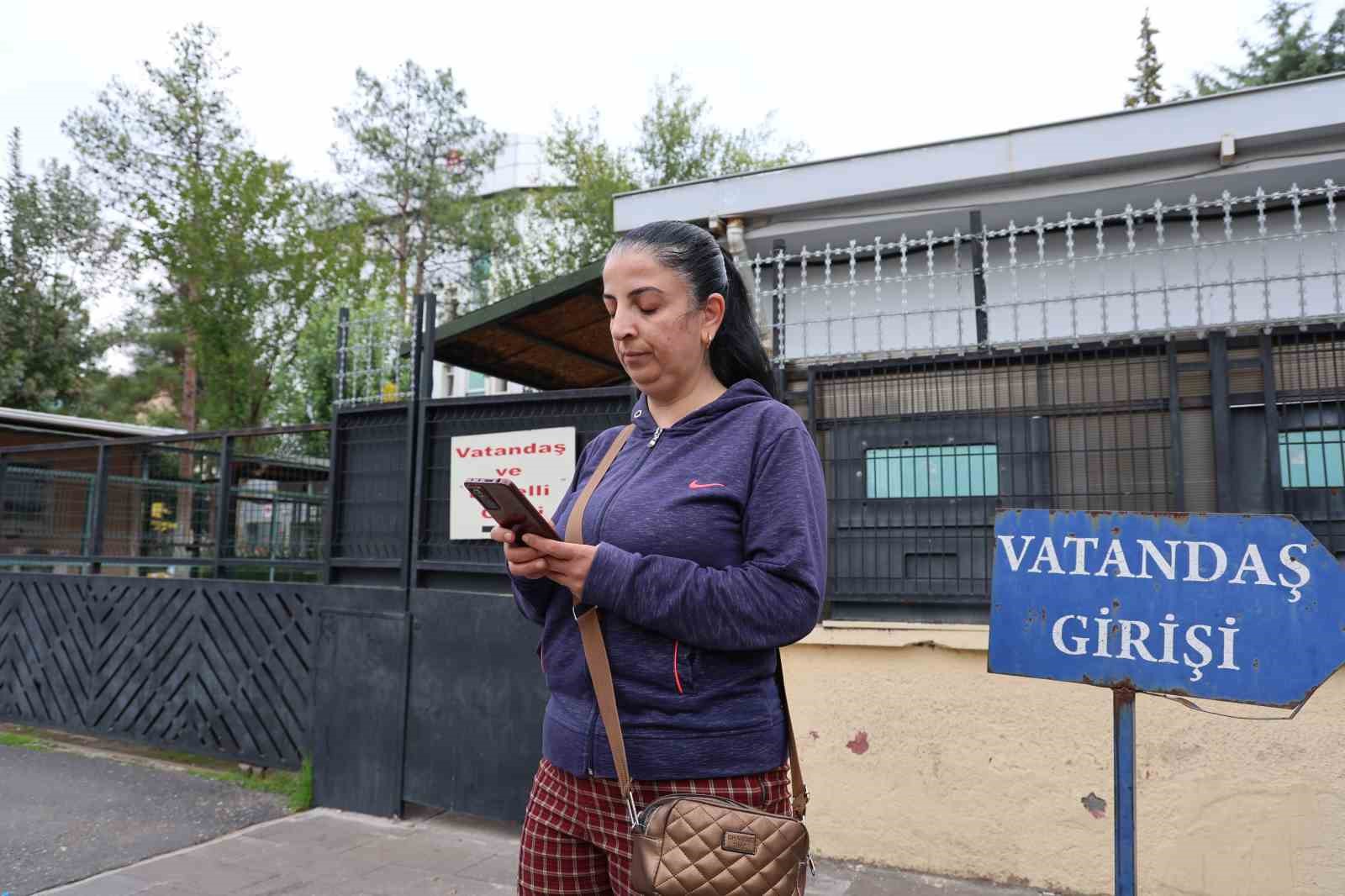 Diyarbakır’da akılalmaz dolandırıcılık: Aile fertlerinin şeceresine kadar söyleyip 1.2 kilo altını aldılar
