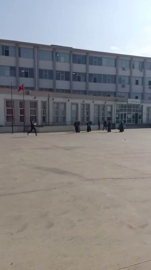 Diyarbakır’da KPSS heyecanı: Sınava yetişmek için var gücüyle koştular
