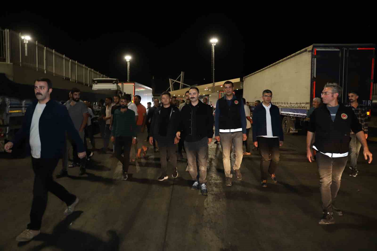 Doğubayazıt Kaymakamı Ayvat’tan Gürbulak Gümrük Kapısı’na gece denetimi
