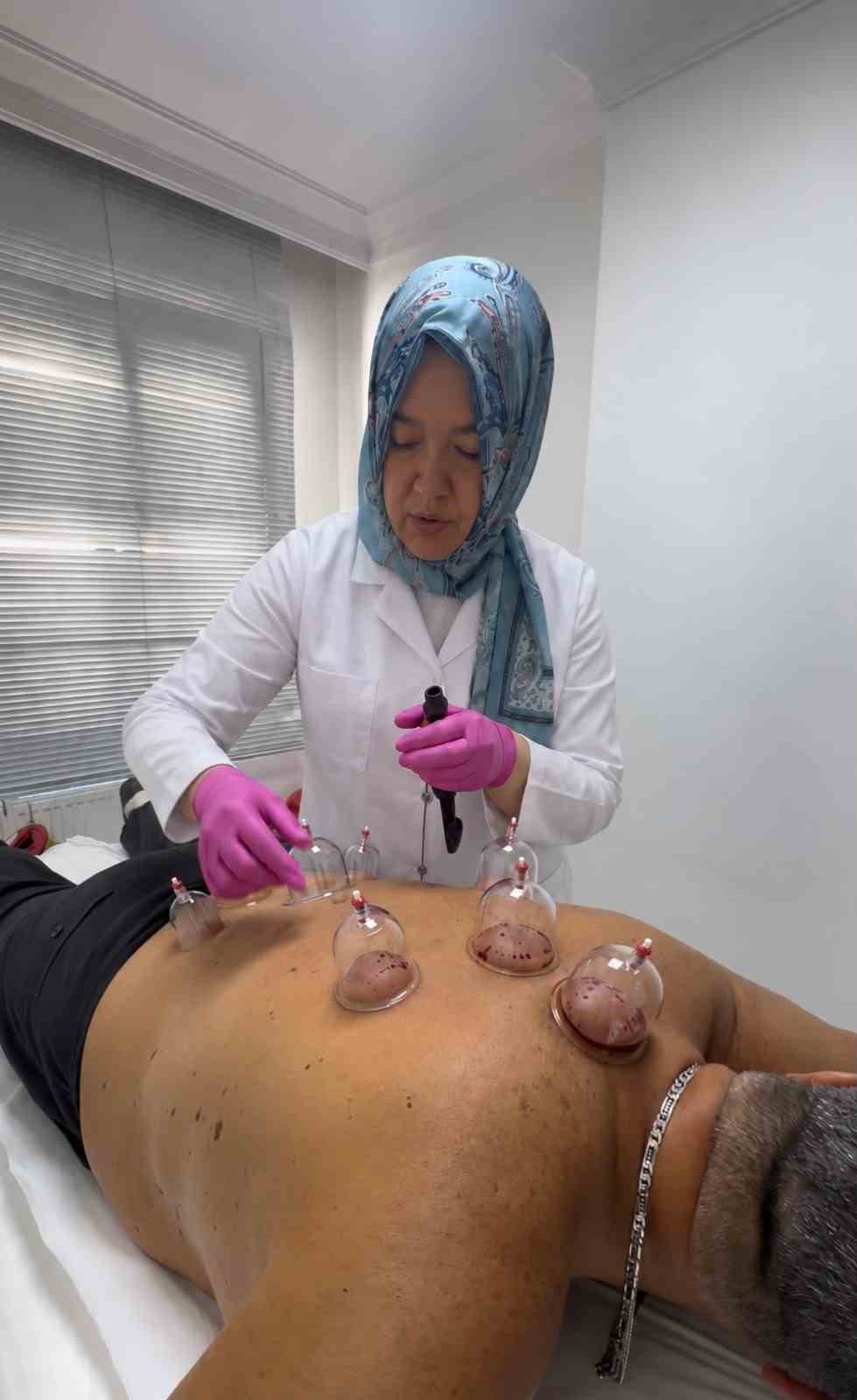 Dr. Esra Çetin Timur’dan hacamat uyarısı: "Bu uygulamayı hekim bizzat yapmalı"
