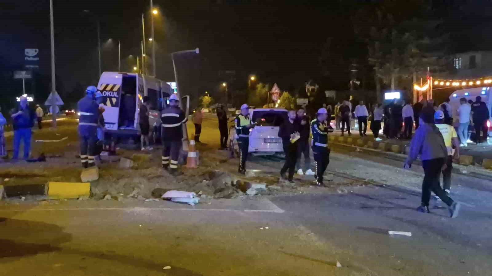 Düğün dönüşü feci kaza: 21 yaralı!
