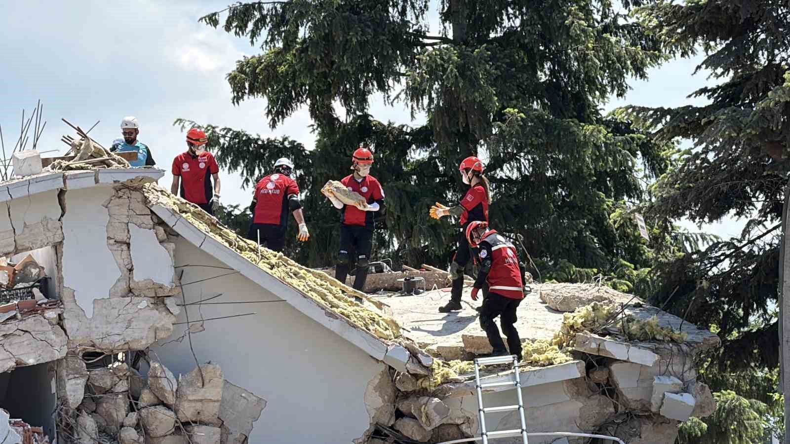 Düzce’de 9 ilin katılımıyla bölgesel deprem tatbikatı
