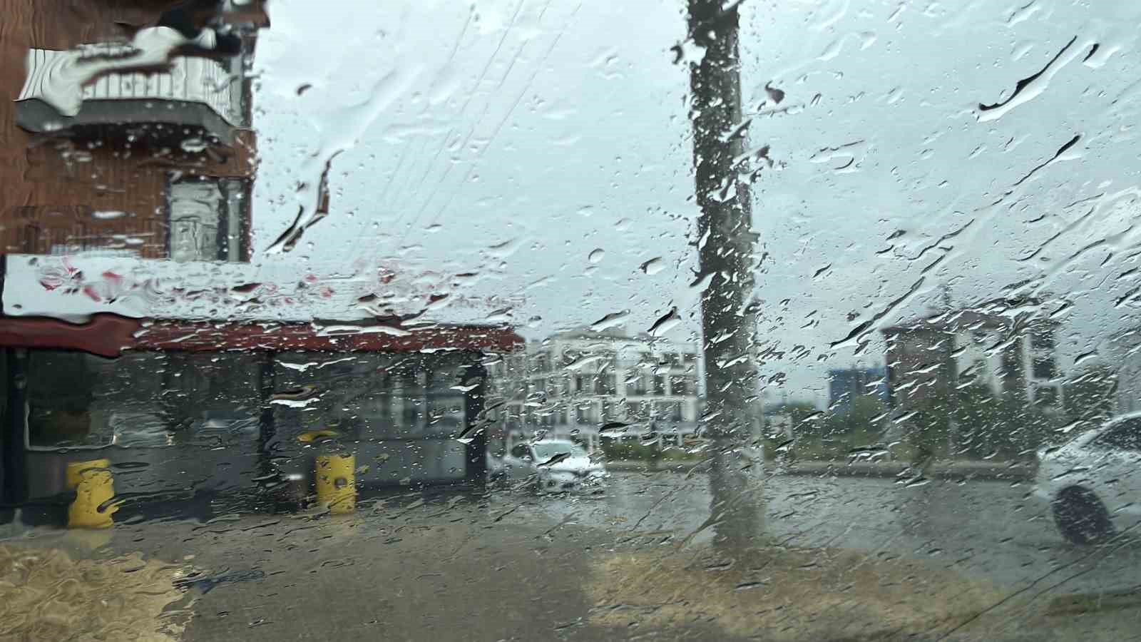 Düzce’de yağış etkili oluyor
