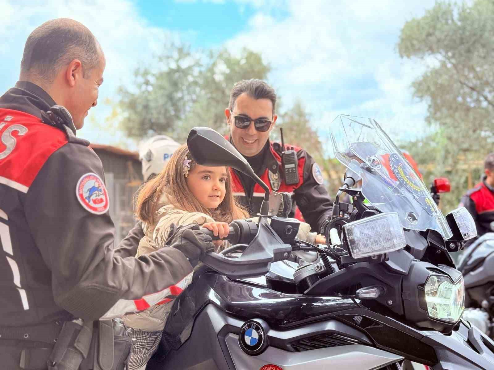 Edremit emniyetinden geleceğin polislerine eğitim
