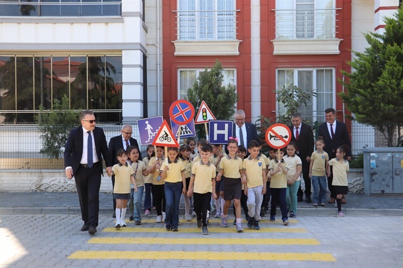 Edremit’te Trafik ve İlkyardım Haftası kutlandı
