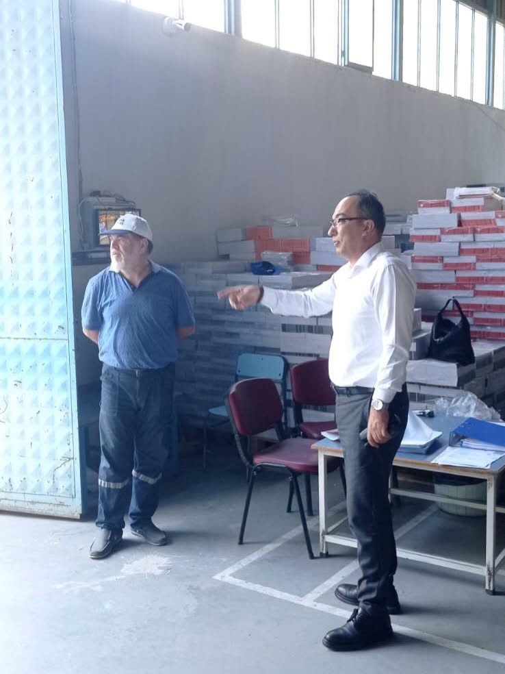 Efeler’de ders kitapları öğrencilerin sıralarındaki yerini almaya başladı
